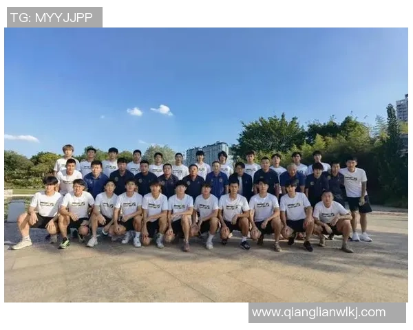 重庆足球队以67分领跑冠军赛积分榜展现强劲实力